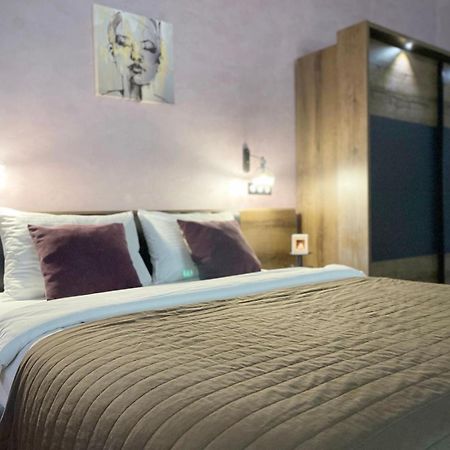 Apartament поруч ЖД та центру міста Львів Екстер'єр фото