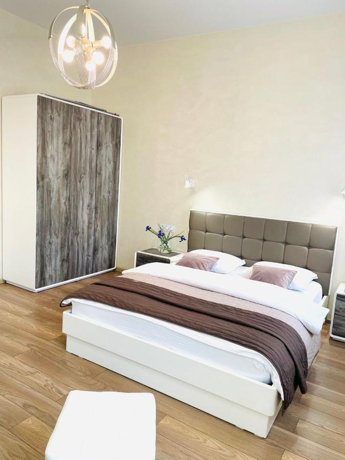 Apartament поруч ЖД та центру міста Львів Екстер'єр фото