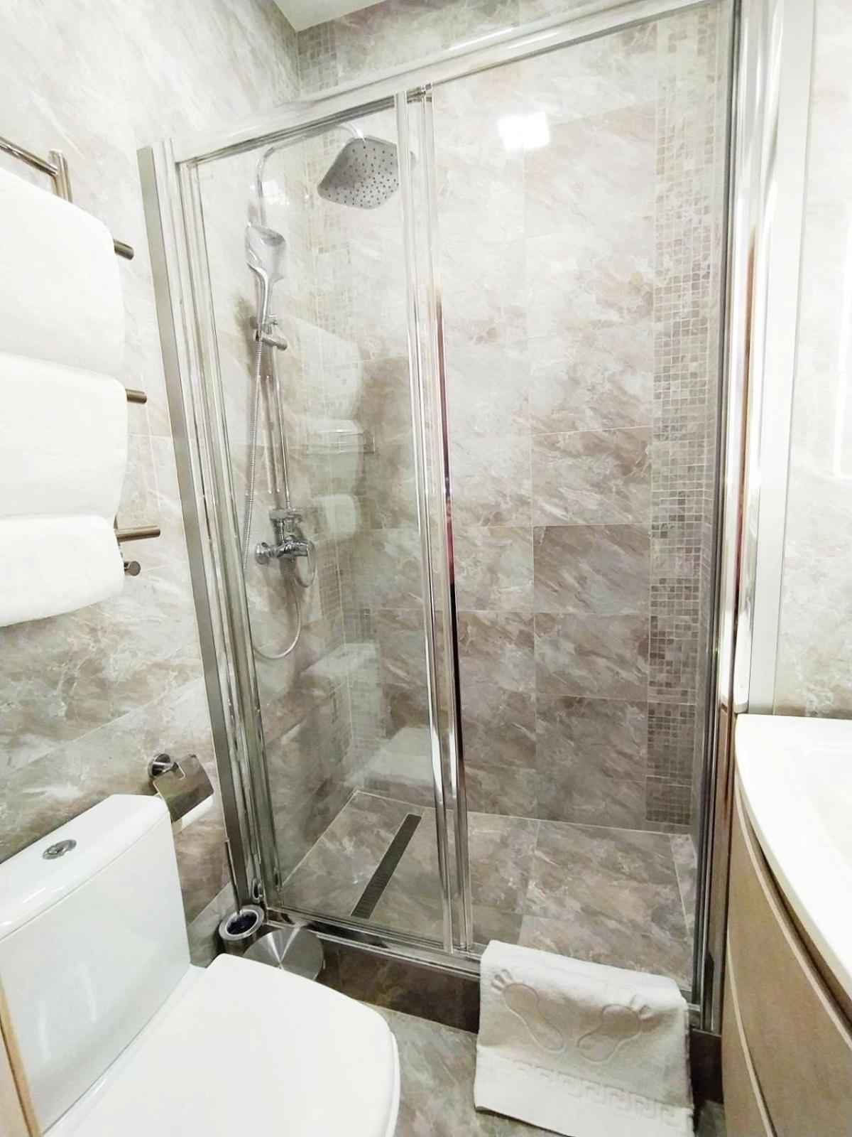 Apartament поруч ЖД та центру міста Львів Номер фото